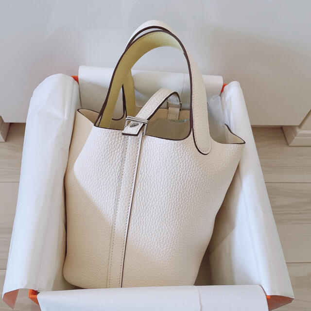 新品未使用 入手困難 HERMES エルメス ピコタンロックPM ナタ エクラ 新品未使用 入手困難 HERMES エルメス ピコタンロックPM ナタ エクラ