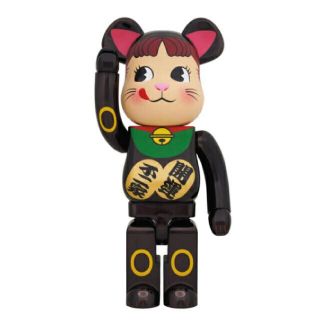 フジヤ(不二家)の即日発送可能 BE@RBRICK 招き猫 ペコちゃん 黒メッキ 1000％(フィギュア)