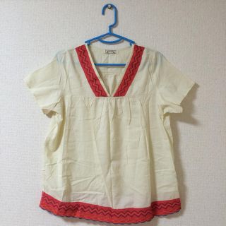 オンザカウチ(on the couch)のonthecoubh刺繍トップス(シャツ/ブラウス(半袖/袖なし))