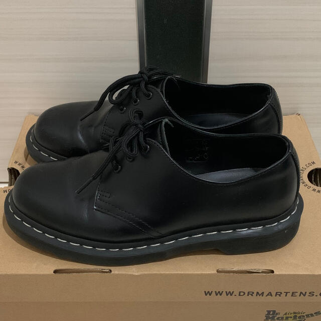 最終値下げ！Dr.Martens ホワイトステッチ