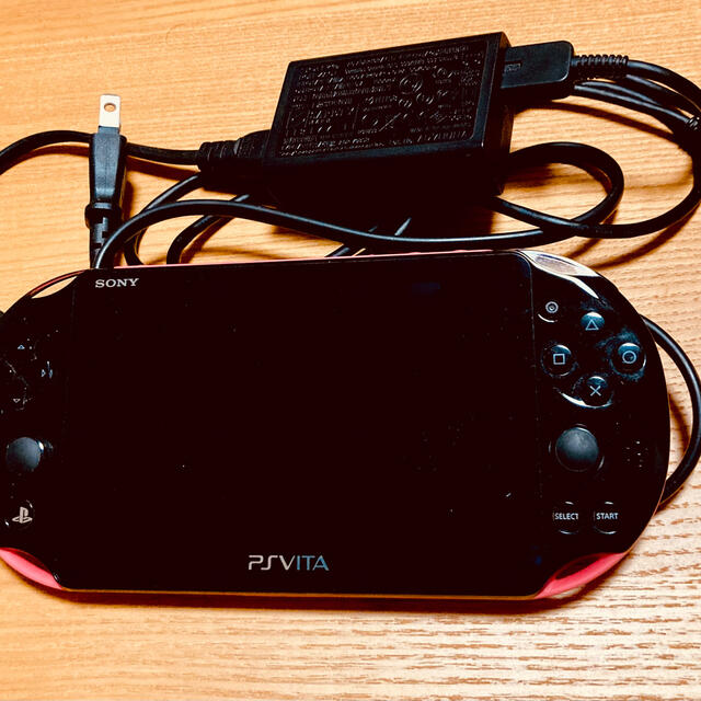 PlayStation Vita PCH-2000シリーズ　ブラック/ピンクゲームソフト/ゲーム機本体