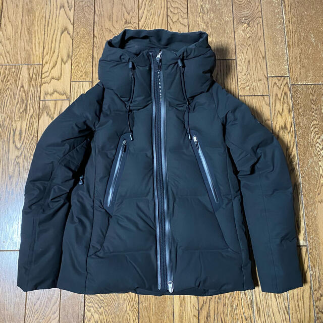 UNITED ARROWS(ユナイテッドアローズ)の美品110.000円DESCENTE デサント水沢ダウン マウンテニア黒  レディースのジャケット/アウター(ダウンジャケット)の商品写真