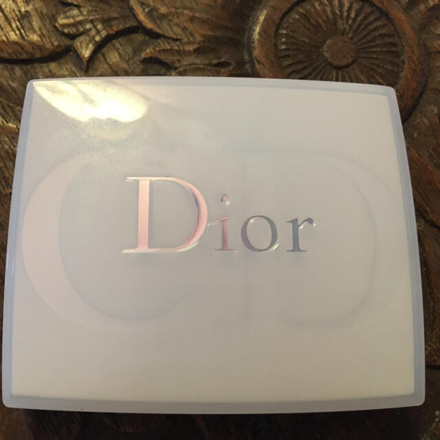 Christian Dior(クリスチャンディオール)のクリスチャンディオール　フェイスパウダー　スノーイリディセントパウダー001 コスメ/美容のコスメ/美容 その他(その他)の商品写真