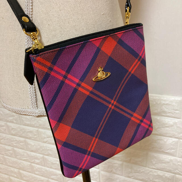 Vivienne Westwood(ヴィヴィアンウエストウッド)のVivienne Westwood サコッシュ ショルダーバッグ ほぼ新品 レディースのバッグ(ショルダーバッグ)の商品写真