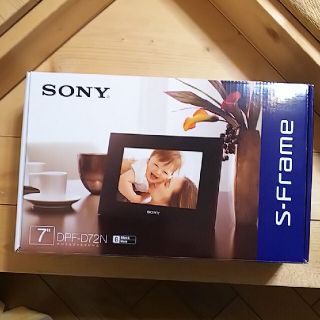 ソニー(SONY)の［新品未使用品］SONY デジタルフォトフレーム（DPF-D72N）(フォトフレーム)