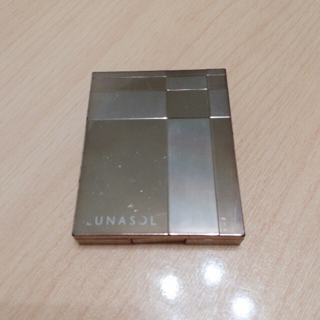 LUNASOL(ルナソル)のLUNASOL☆アイシャドウ コスメ/美容のベースメイク/化粧品(アイシャドウ)の商品写真