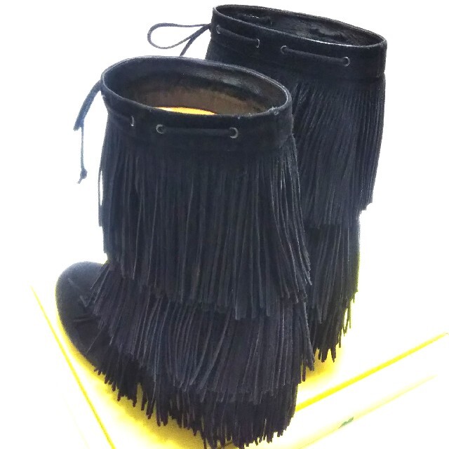 Christian Louboutin(クリスチャンルブタン)のChistian Loubutinスエード  キルトブーツ  36,5 黒 レディースの靴/シューズ(ブーツ)の商品写真