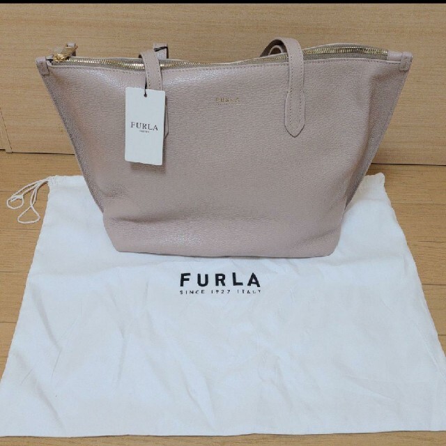 FURLA　トートバックレディース