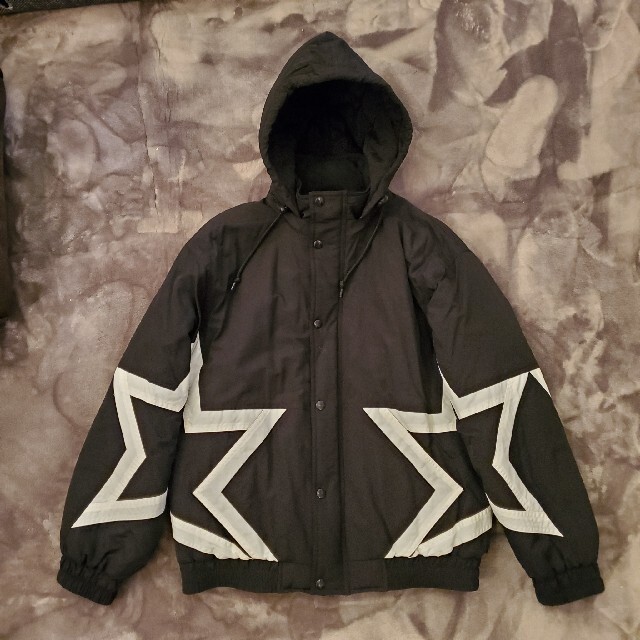 Supreme(シュプリーム)の★シュプリーム Stars Puffy Jacket sizeS black メンズのジャケット/アウター(ブルゾン)の商品写真