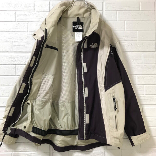 THE NORTH FACE(ザノースフェイス)のノースフェイス マウンテンジャケット 紫 白 バイカラー Ｍ レディースのジャケット/アウター(ナイロンジャケット)の商品写真