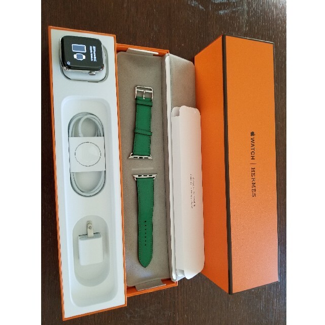 Apple Watch 6 HERMES 44mm Applecare+ メンズの時計(腕時計(デジタル))の商品写真