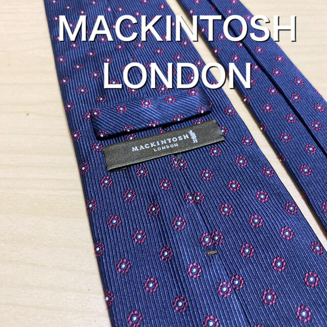 MACKINTOSH(マッキントッシュ)の最終価格【美品】MACKINTOSH LONDON ネイビー花小紋　ネクタイ メンズのファッション小物(ネクタイ)の商品写真