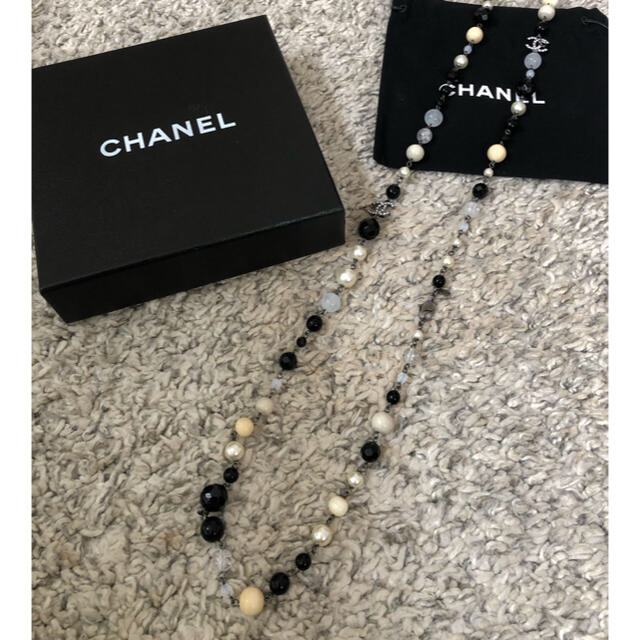 CHANEL(シャネル)のいお様【極美品】CHANEL ロングパールネックレス レディースのアクセサリー(ネックレス)の商品写真