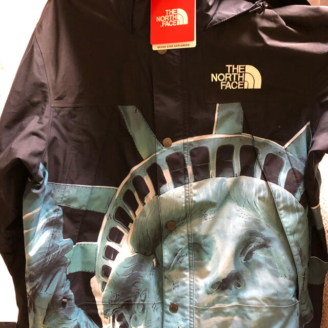 Supreme(シュプリーム)の黒 Supreme Statue Mountain Jacket Mサイズ メンズのジャケット/アウター(マウンテンパーカー)の商品写真