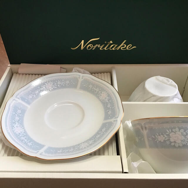 Noritake(ノリタケ)のノリタケ　lacewood gold レースウッドゴールドティコーヒー椀皿ペア インテリア/住まい/日用品のキッチン/食器(グラス/カップ)の商品写真