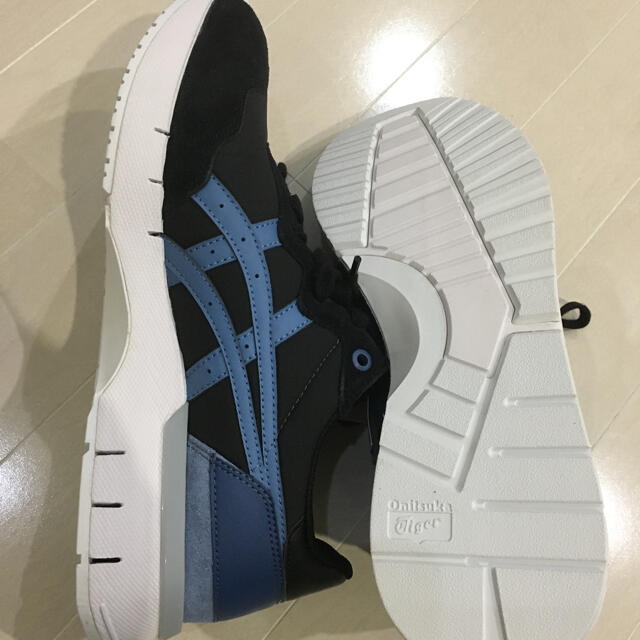 Onitsuka Tiger(オニツカタイガー)のOnitsuka tiger スニーカー新品 メンズの靴/シューズ(スニーカー)の商品写真