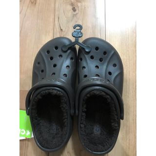 クロックス(crocs)のゆうぽん様　クロックス　ファーサンダル　新品(サンダル)