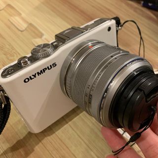 オリンパス(OLYMPUS)のOLYMPUS PEN Light  e-pl3(ミラーレス一眼)