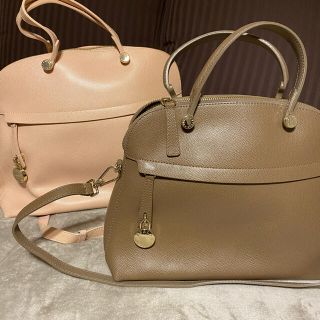 フルラ(Furla)のFURLA PIPER ハンドバッグ M SABBIA(グレージュ)(ハンドバッグ)