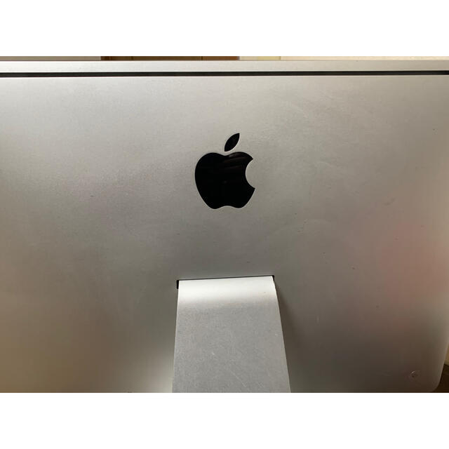 Apple(アップル)のiMac 2011 21.5inch 8ギガ スマホ/家電/カメラのPC/タブレット(デスクトップ型PC)の商品写真