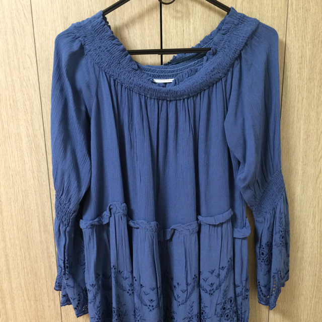 dazzlin(ダズリン)の☆新品☆dazzlinオフショルダー レディースのトップス(シャツ/ブラウス(長袖/七分))の商品写真