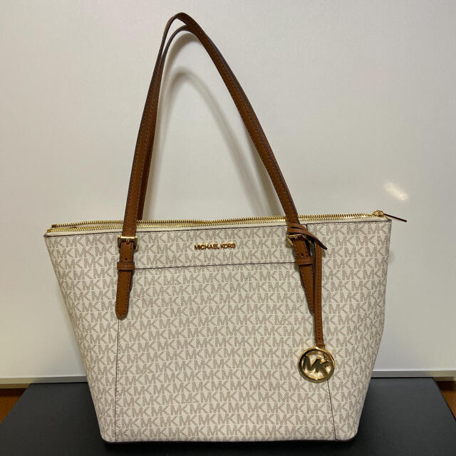 MICHAEL KORS - 　新品　未使用　マイケルコーストートバッグ☆