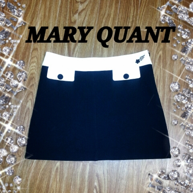 MARY QUANT(マリークワント)のMARY QUANT☆ブローチ付きSK レディースのスカート(ミニスカート)の商品写真