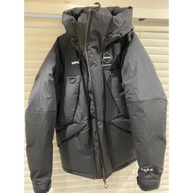 F.C.R.B.(エフシーアールビー)のkikiri様専用【M】FCRB DOWN BENCH PARKA BLACK メンズのジャケット/アウター(ダウンジャケット)の商品写真