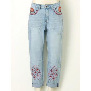 デシグアル(DESIGUAL)の新品✨タグ付き♪デシグアル　定価19900円　ジーンズ　サイズ26 大特価‼️(デニム/ジーンズ)