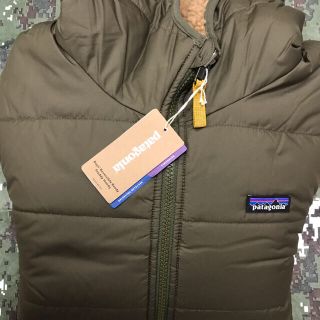 パタゴニア(patagonia)の★XLサイズ★新品未使用　パタゴニア　レディフレディフーディージャケット　緑(その他)