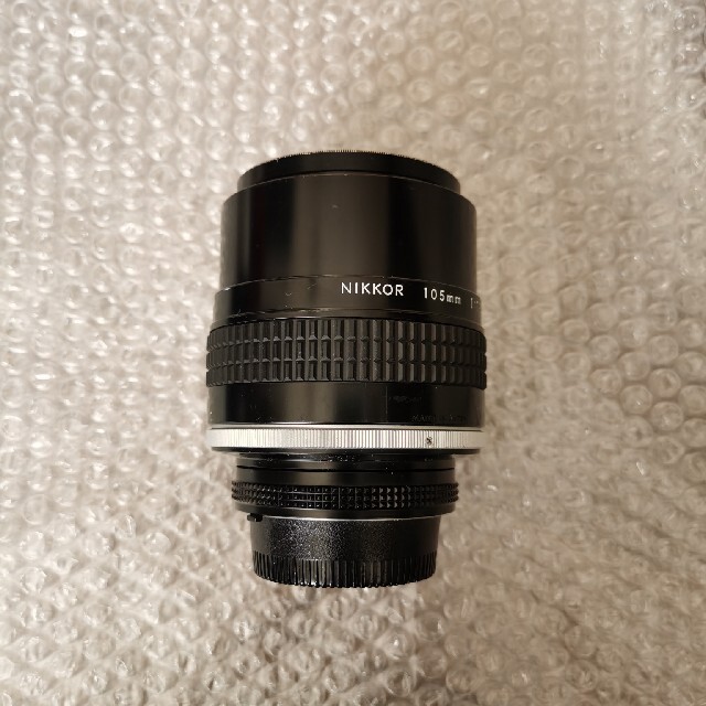 ニコンのレンズ　NIKKOR 105mm 1:1.8カメラ