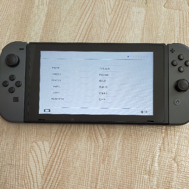 Nintendo Switch(ニンテンドースイッチ)のNintendo Switch 新型 あつもりソフト付 エンタメ/ホビーのゲームソフト/ゲーム機本体(家庭用ゲーム機本体)の商品写真