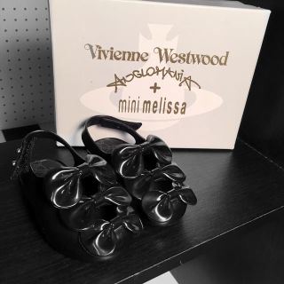 ヴィヴィアンウエストウッド(Vivienne Westwood)の3連リボンフラットサンダル(サンダル)