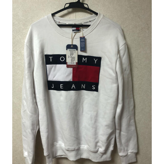 TOMMY HILFIGER(トミーヒルフィガー)のTOMY  HILFIGERトレーナー新品！！値下げ！！ メンズのトップス(その他)の商品写真