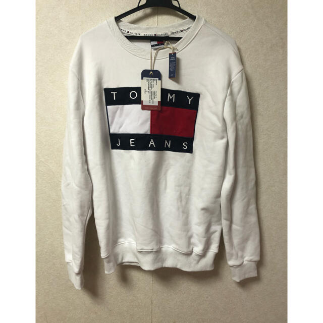 TOMMY HILFIGER(トミーヒルフィガー)のTOMY  HILFIGERトレーナー新品！！値下げ！！ メンズのトップス(その他)の商品写真