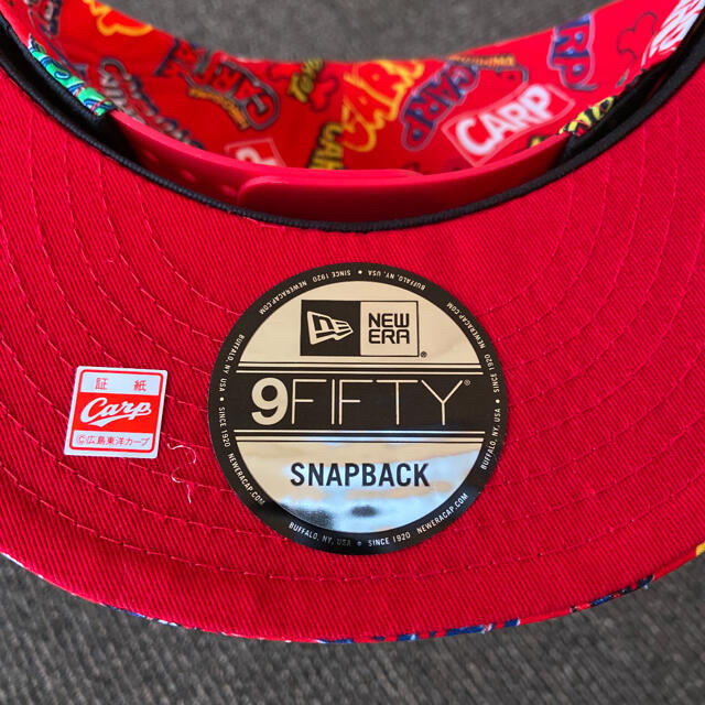 NEW ERA(ニューエラー)の【送料無料】広島東洋カープデザイン　　　　　　　　　　　　カープ帽　　　　　　　 スポーツ/アウトドアの野球(応援グッズ)の商品写真