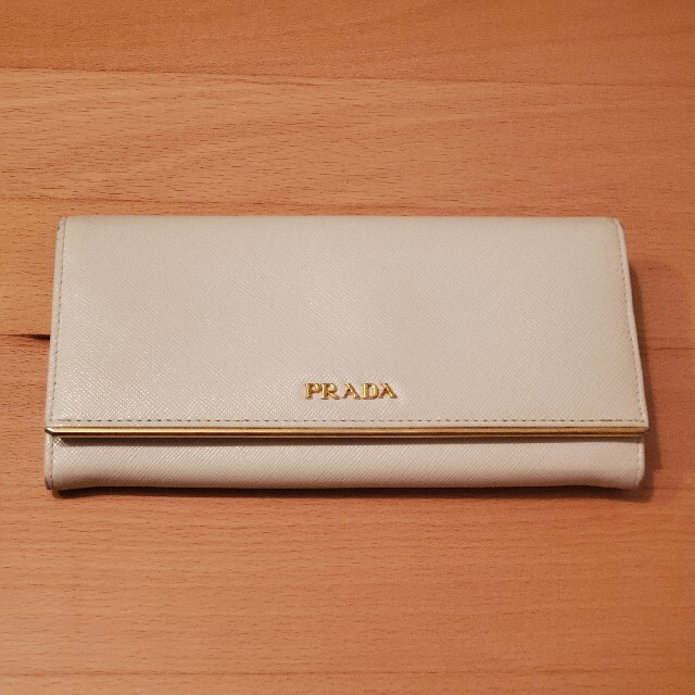 PRADA(プラダ)のPRADA(プラダ)長財布 レディースのファッション小物(財布)の商品写真