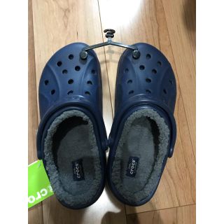 クロックス(crocs)のクロックス　ファーサンダル　新品(サンダル)