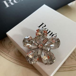 René(ブローチ/コサージュ ・ シルバー/銀色系)のフリマ René(ブローチ/コサージュ ・ シルバー/銀色系)のフリマ