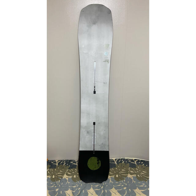 BURTON(バートン)の【美品】バートン ファミリーツリー スタンガン 155cm パウダーボード スポーツ/アウトドアのスノーボード(ボード)の商品写真