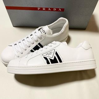 プラダ(PRADA)の新品未使用！送料込み★PRADA★ロゴ レザー スニーカー(スニーカー)