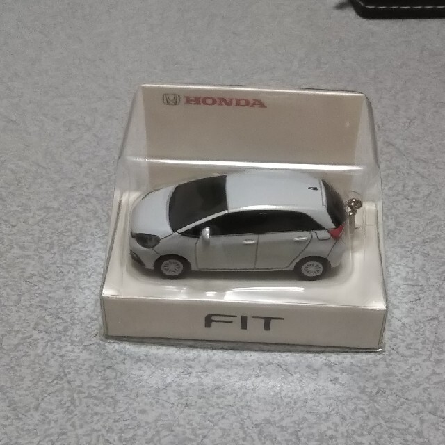 ホンダ(ホンダ)のホンダ◆HONDA◆FITカーキーホルダー非売品 エンタメ/ホビーのおもちゃ/ぬいぐるみ(ミニカー)の商品写真