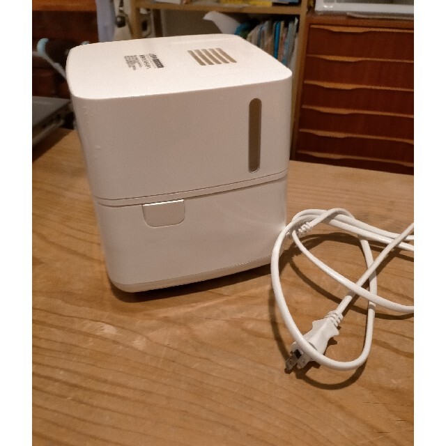 加熱式  加湿器  トップランド SH-STM12 WT スマホ/家電/カメラの生活家電(加湿器/除湿機)の商品写真