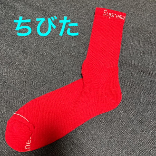 Supreme(シュプリーム)のsupreme socks 赤　ソックス メンズのレッグウェア(ソックス)の商品写真
