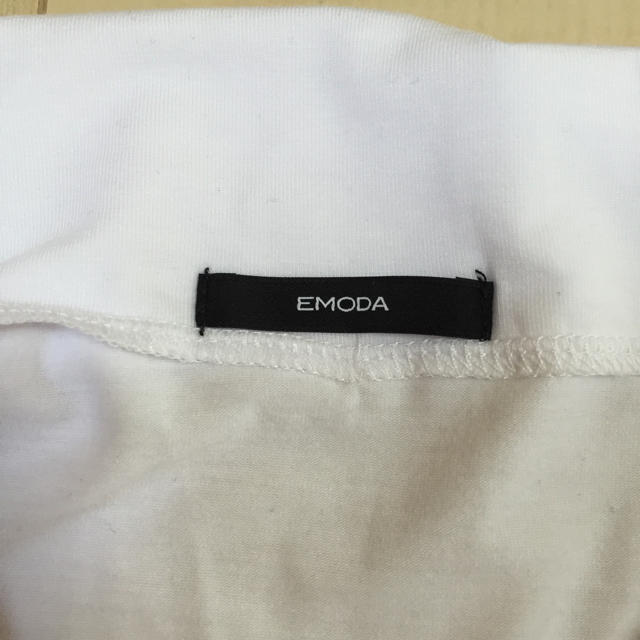 EMODA(エモダ)のEMODA♡オフショル トップス レディースのトップス(カットソー(半袖/袖なし))の商品写真