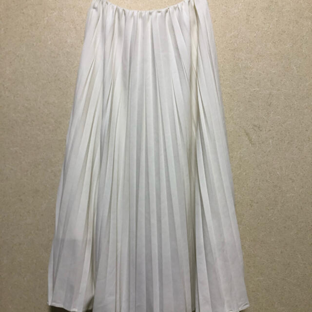 UNIQLO(ユニクロ)の【最終値下げ】ユニクロ　ロングスカート レディースのスカート(ロングスカート)の商品写真