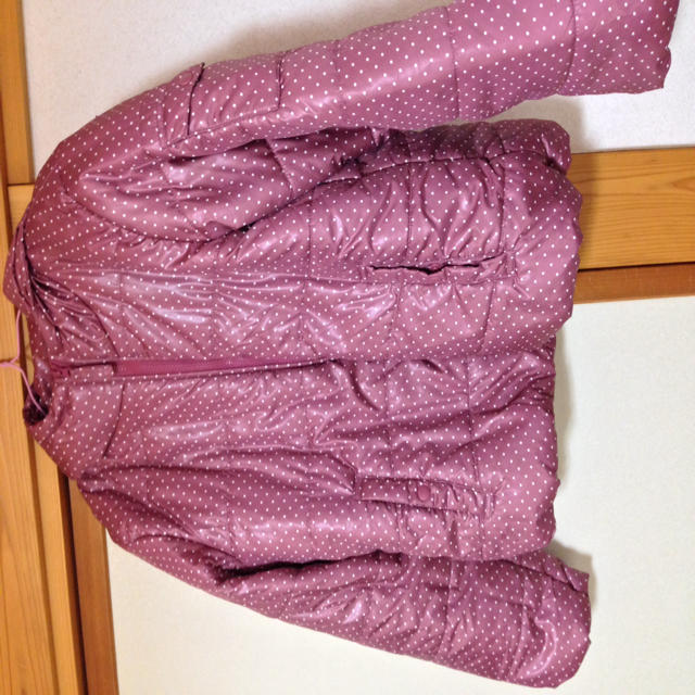 GU(ジーユー)のフード付き中綿ジャンパー レディースのジャケット/アウター(ダウンジャケット)の商品写真