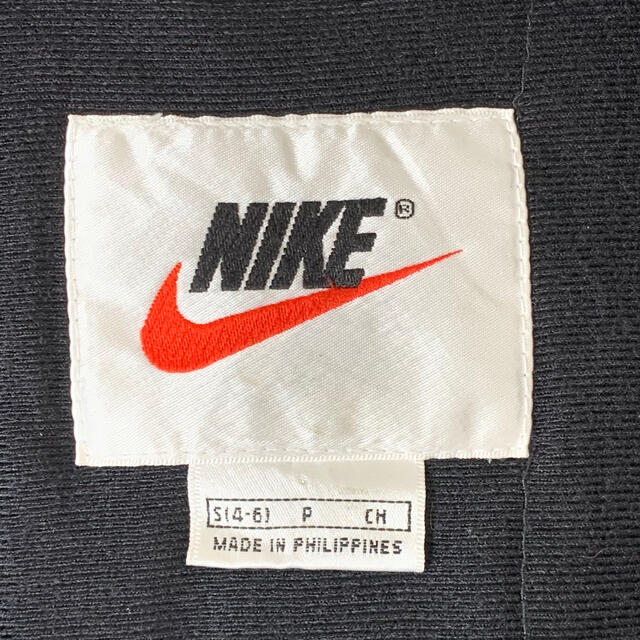 NIKE(ナイキ)のyoppy様専用 ナイキ 中綿 バックロゴ ゆるだぼ 90s ナイロン ブルゾン メンズのジャケット/アウター(ナイロンジャケット)の商品写真