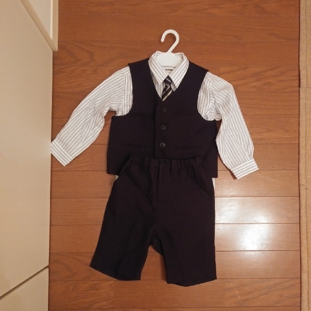 しまむら(シマムラ)の男の子用スーツセット　95cm キッズ/ベビー/マタニティのキッズ服男の子用(90cm~)(ドレス/フォーマル)の商品写真