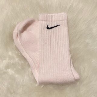 ナイキ(NIKE)のNIKE メンズサイズL 新色　ベビーピンク　ロング(ソックス)